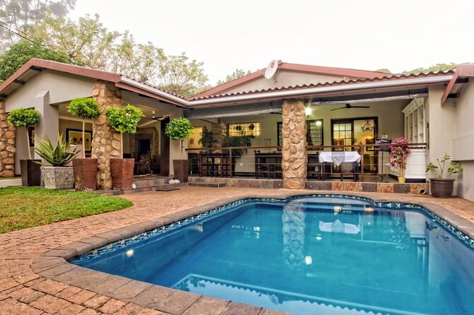 3 Day 2 Night Hluhluwe, St Lucia, Isimangaliso Tour - 4-star Heritage accommodation: comfort built for early departures