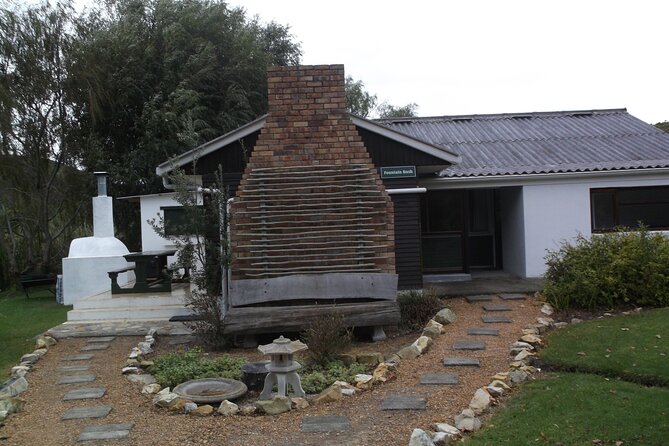 3-Day Private Hiking Trail in The Overberg - Guided Premium option: FGASA stories, Walker Bay projects, and Lomond wine