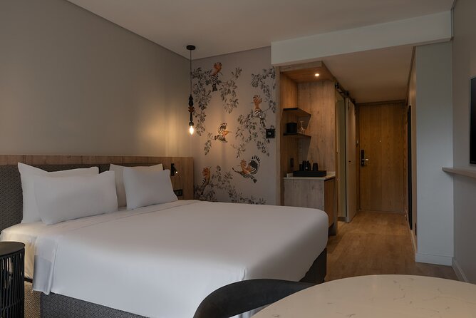 3 Days Radisson Kruger Safari Tour from Johannesburg - Radisson Hoedspruit: where you reset between drives