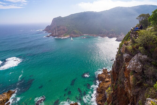 4 Day Garden Route Luxe Selection Micro Group Tour from Cape Town - Day 1: Clarence Drive to Hermanus, then Cape Agulhas seafood
