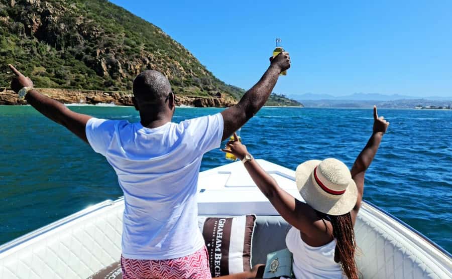 75 Minute Knysna Lagoon Charter - Sailing to the Knysna Heads, the sandstone cliffs that split sea and lagoon