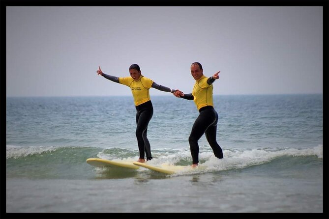 Beginner group surf lesson - Meet the team: why the coaching style matters