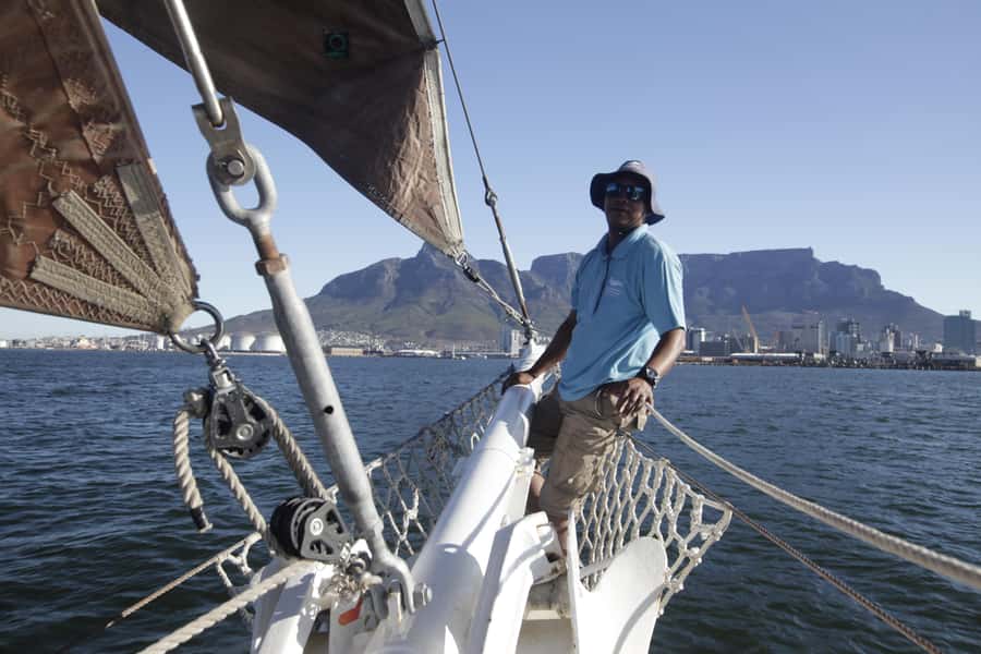 Cape Town: 1 Hour Table Bay Sailing Tour - Itinerary in plain language, stop by stop