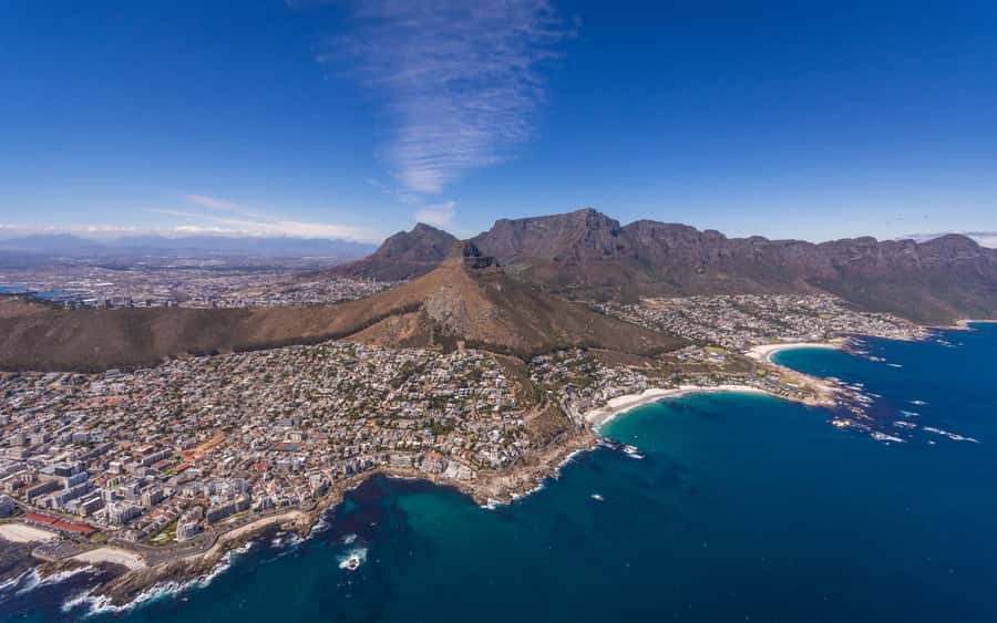 Cape Town: 20-Minute Helicopter Flight and Free Harbour Tour - Pilot commentary: the difference between seeing and understanding