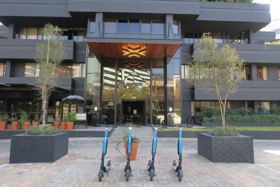Cape Town: bicycle or E-scooter History Tour with Coffee - Key highlights you’ll actually feel on the ride