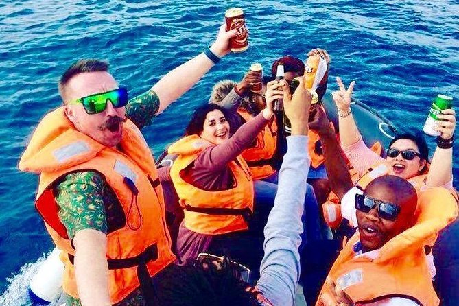 Cape Town Boat Trip - Camps Bay and the Twelve Apostles: the photo views you will remember