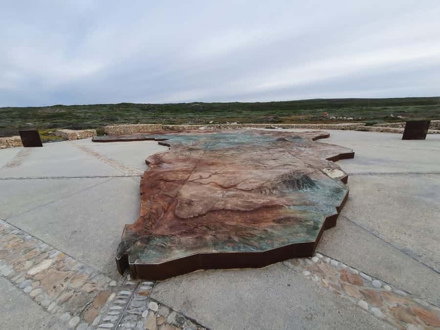 Cape Town: Cape Aghullas Van Tour with Hotel Pickup - Lighthouse entrance, timing, and what to do with your free time