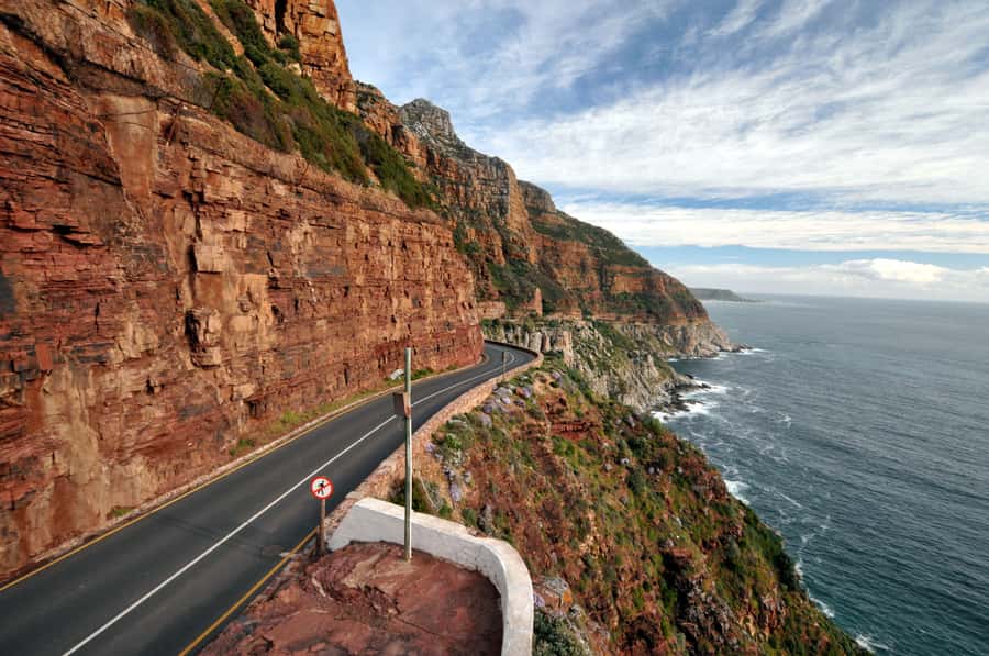 Cape Town: Full-Day Cape Peninsula and Penguins Tour - Chapman’s Peak Drive: Where the Road Becomes the Attraction