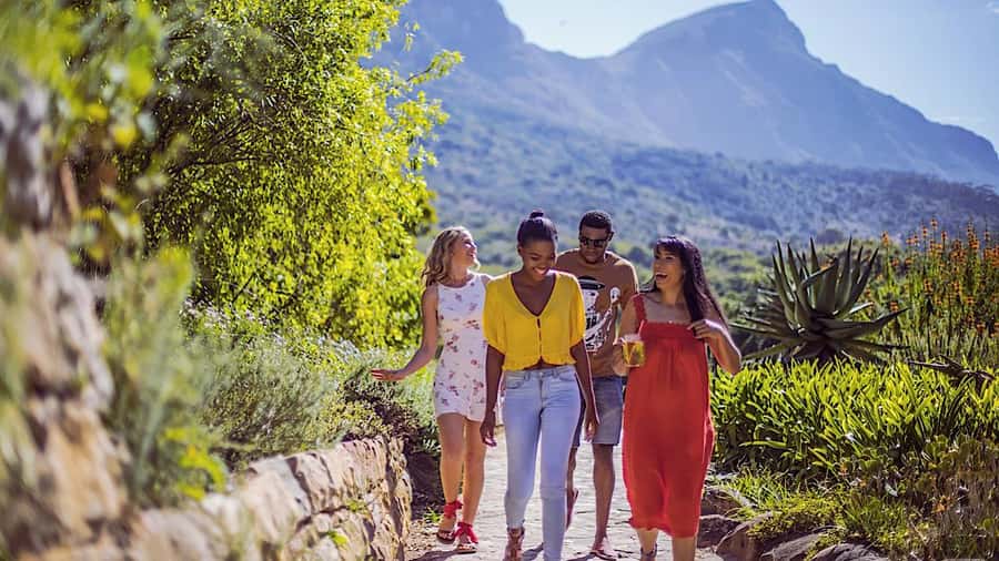 Cape Town: Full-Day Kirstenbosch, Bo-Kaap, and Penguins Tour - Muizenberg and St James: Beach Vibes and Quick Photo Breaks