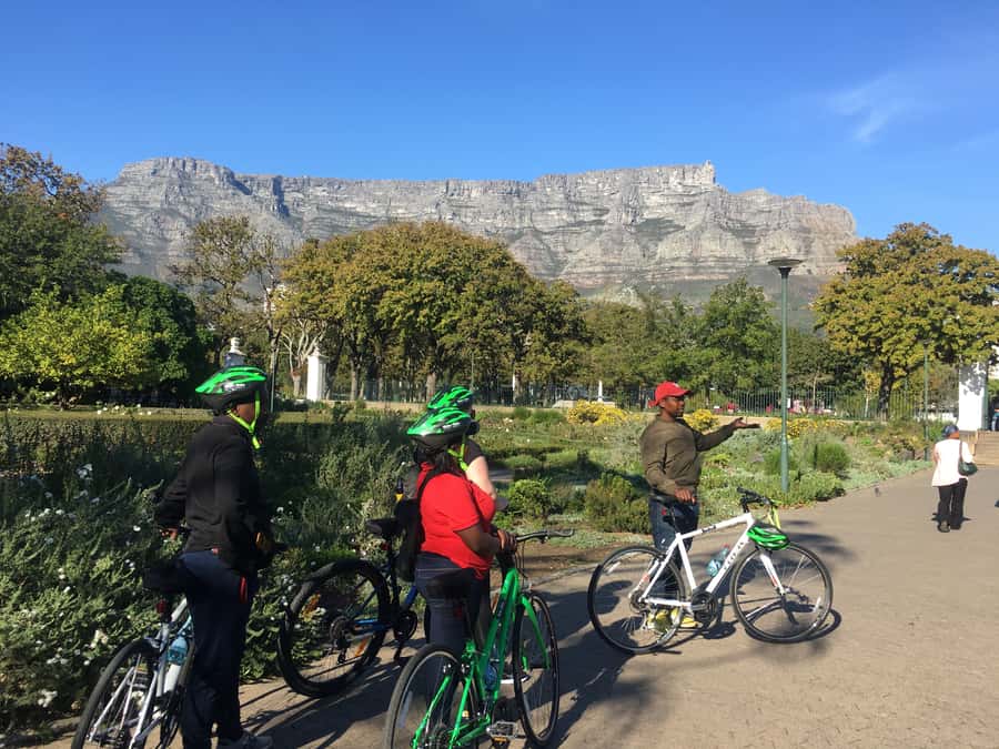 Cape Town Guided City Cycling Heritage Tour - Private Tour - Bo-Kaap: colorful streets and Cape Malay flavors