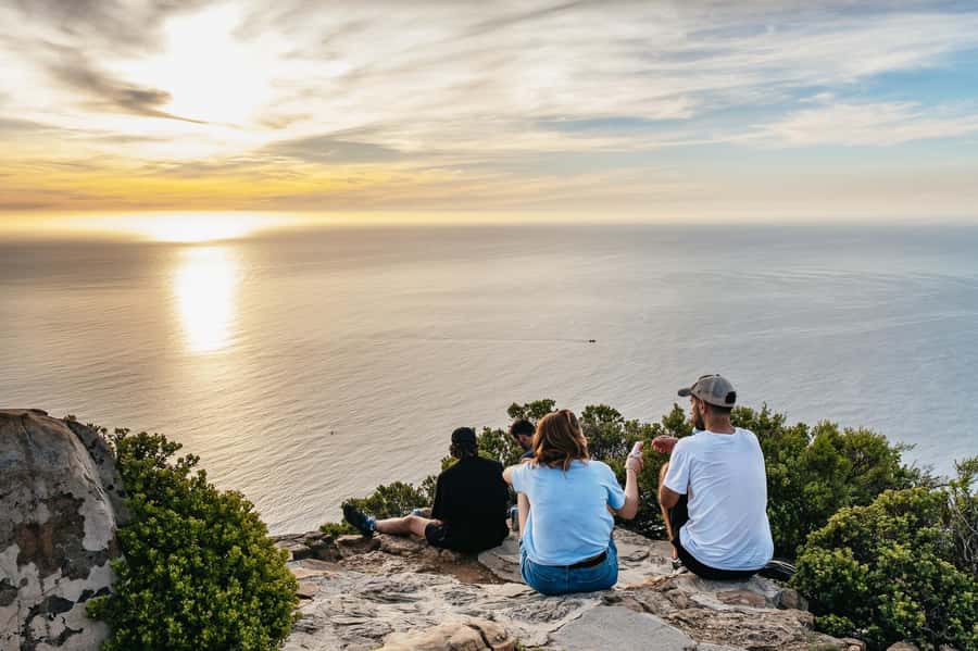 Cape Town: Guided Lion's Head Hike at Sunrise or Sunset - Where you start at Signal Hill, and what the first minutes feel like