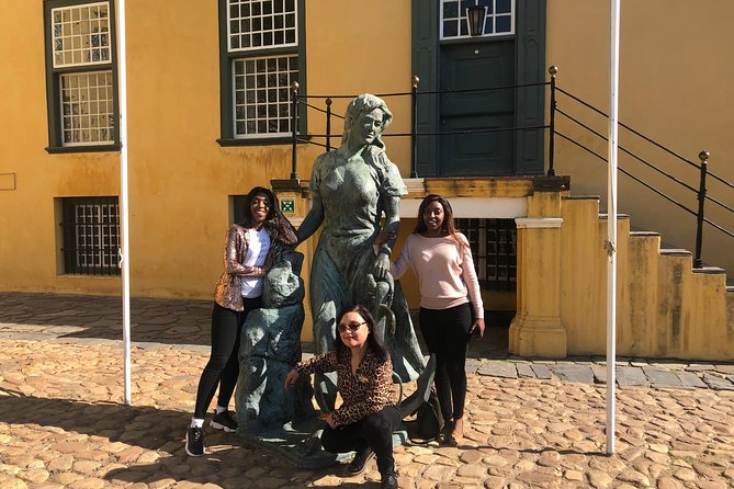 Cape Town Half Day City Tour with Table Mountain ticket - City drive stories to Bo-Kaap, plus the best photo etiquette