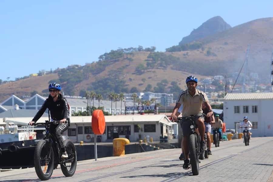Cape Town: Half-Day e-Bike City Tour - Greenpoint Gardens: the Stadium view that makes sense of Cape Town