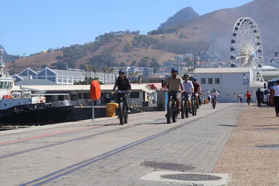 Cape Town: Half-Day e-Bike City Tour - Table Mountain: photos, a visit, and a short hike component