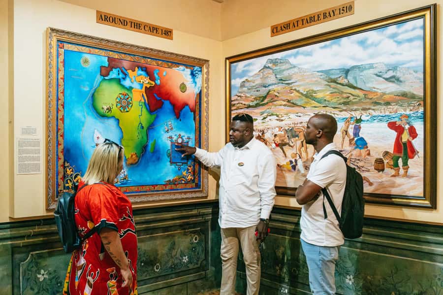 Cape Town: Half-Day Walking City Tour and African Lunch - Castle of Good Hope: why a pentagonal fortress still matters