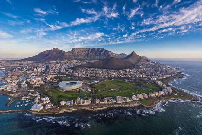 Cape Town Helicopter Tour: Atlantic Coast - The City Bowl and Table Mountain circle: the money shot