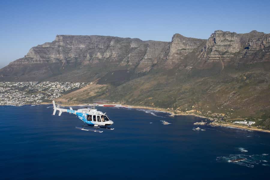 Cape Town: Hopper Helicopter Flight - Table Mountain and Robben Island from above