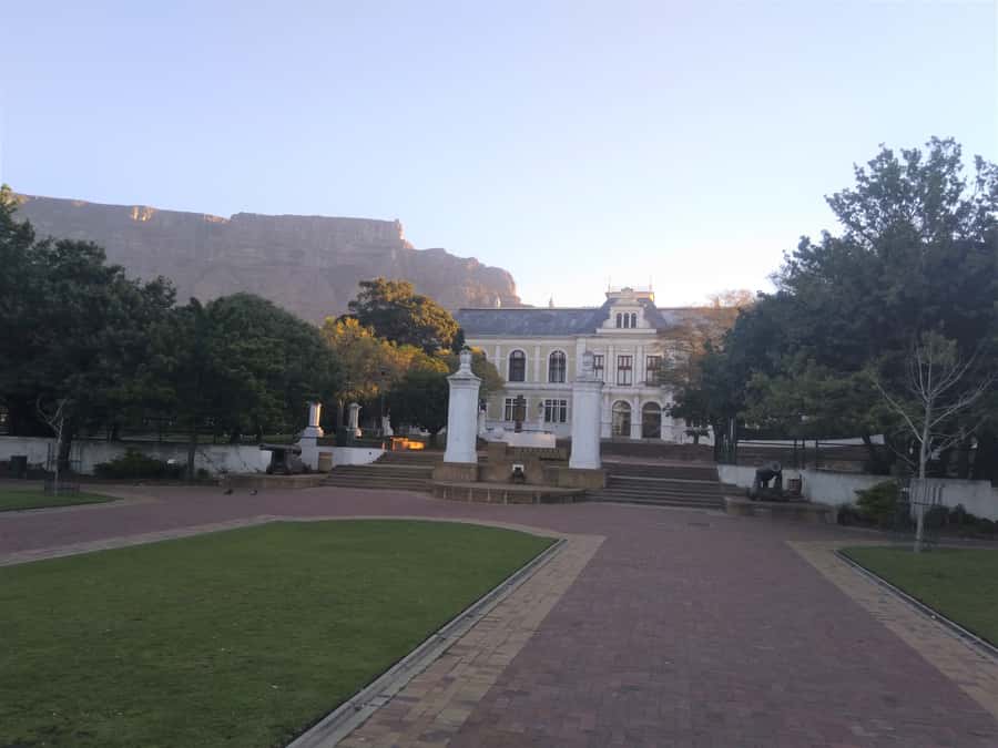 Cape Town: Introductory City Tour by Foot and Minibus - Diamond Factory Visit: How Rough Gets Turned Into Sparkle