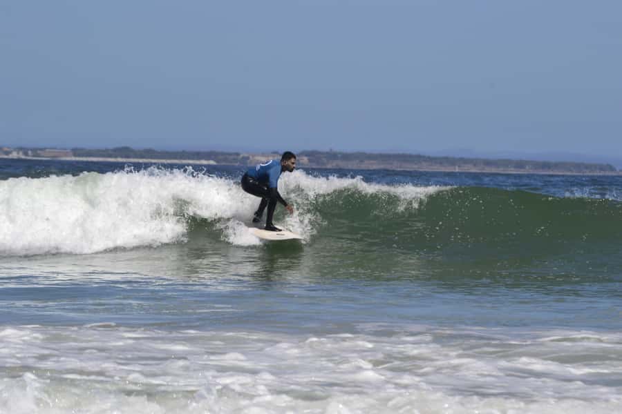 Cape Town:Learn to surf with the best view of Table Mountain - Gear Included: Wetsuit, Board, and What Fit Feels Like in Cape Town