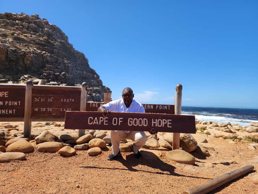 Cape Town: Peninsula, Penguins & Cape of Good Hope Day Tour - Cape Point Lighthouse Access, The 15-Minute Walk vs the Funicular