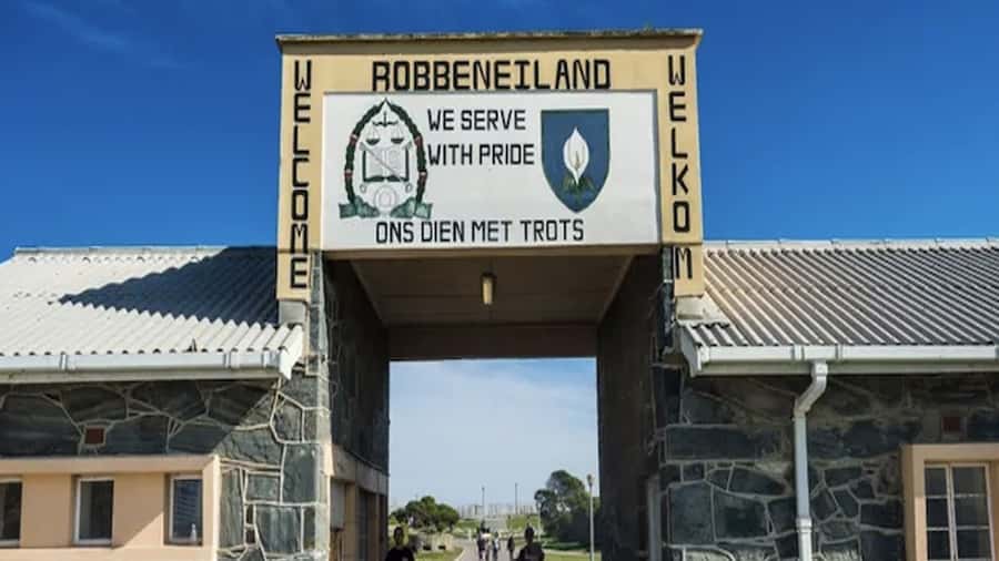 Cape Town: Private Robben Island Half-Day Tour with Pickup - Hotel pickup, the Silo District start, and a no-stress Cape Town morning