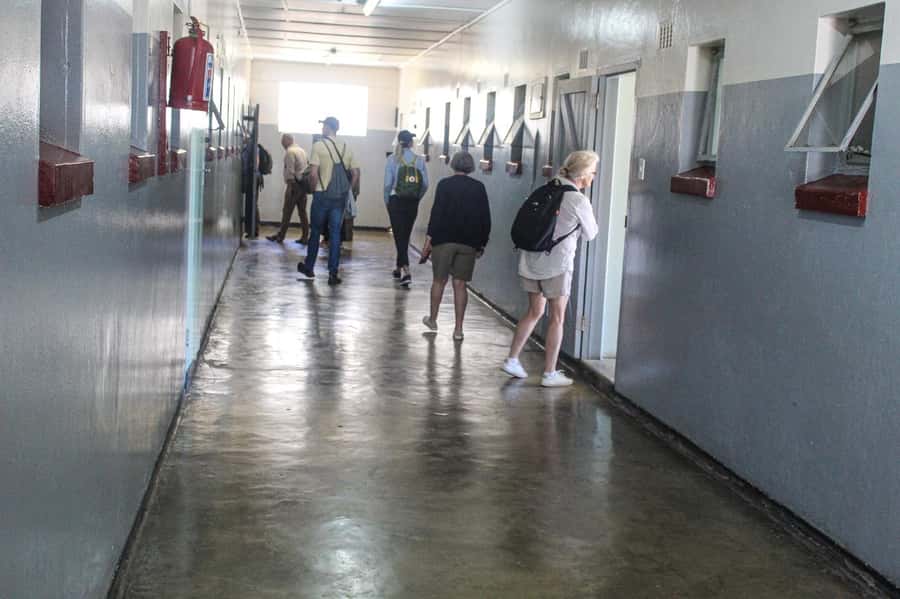 Cape Town: Robben Island ferry ticket plus Guided Tour - What to bring and how to avoid the common trip-stoppers