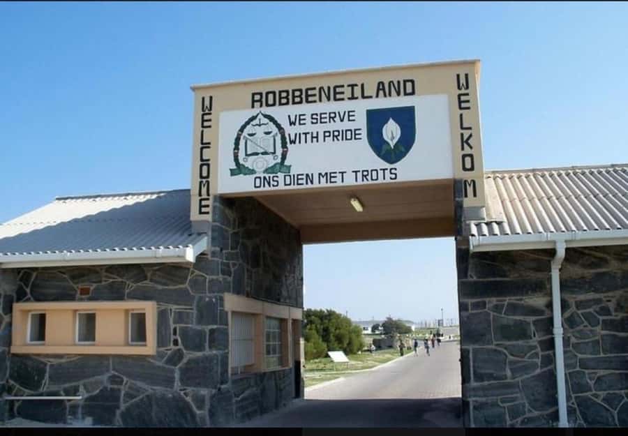 Cape Town: Robben Island Tour Including all Entry Tickets. - Robben Island guided tour: Mandela’s cell and how the day feels on the ground