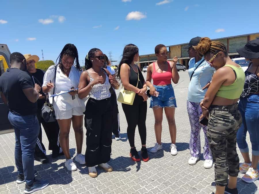 Cape Town: Sand Dunes 4x4 Sandboarding Tour - Price and Extras to Budget For (Entry Fees, Food, and Delays)