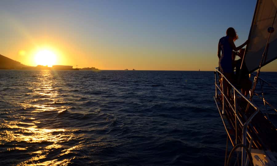 Cape Town: Sunset Champagne Cruise - Weather and Wind: Why Your Direction Can Change