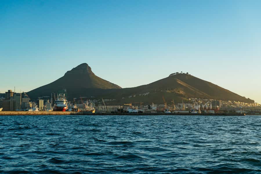 Cape Town: Sunset Champagne Cruise and 3-Course Dinner - The 90-Minute Sunset Sail: Table Bay, Milnerton Lighthouse, and the Wind Factor
