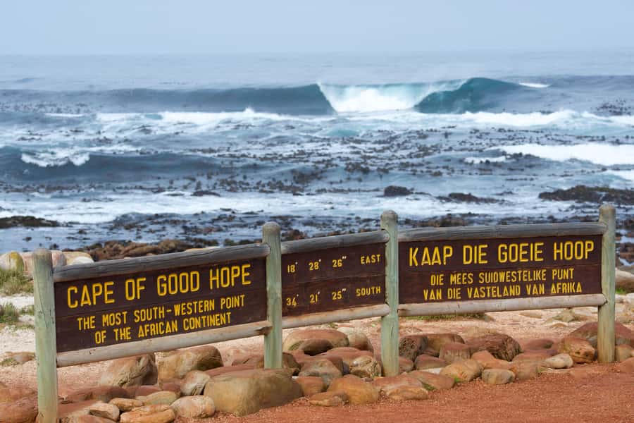Cape Town: Table Mountain, Cape Point, and Penguins Tour - Cape Point and the New Lighthouse: Where Two Oceans Meet