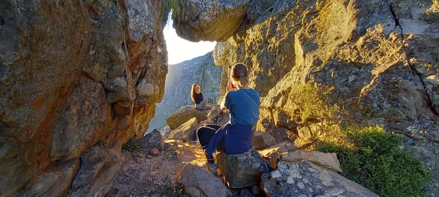 Cape Town: Table Mountain Hike via India Venster Morning - Contour Path at 480m: Cape Town Views and Layer-Switching
