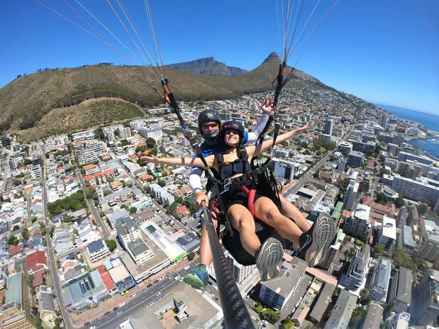 Cape Town: Tandem Paragliding with views of Table Mountain - Where you start: Signal Hill or Lions Head, and why that matters