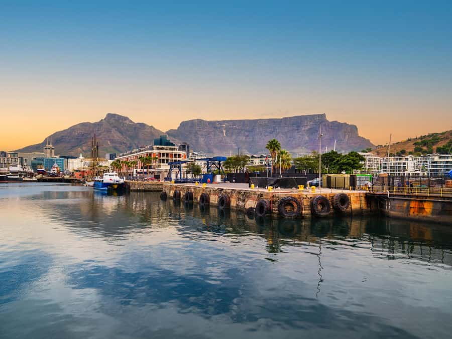 Cape Town Tour: Table Mountain, Penguins & Cape Point+Pickup - Cape Point Lighthouse: Currents, Cliffs, and Wild Baboon Rules