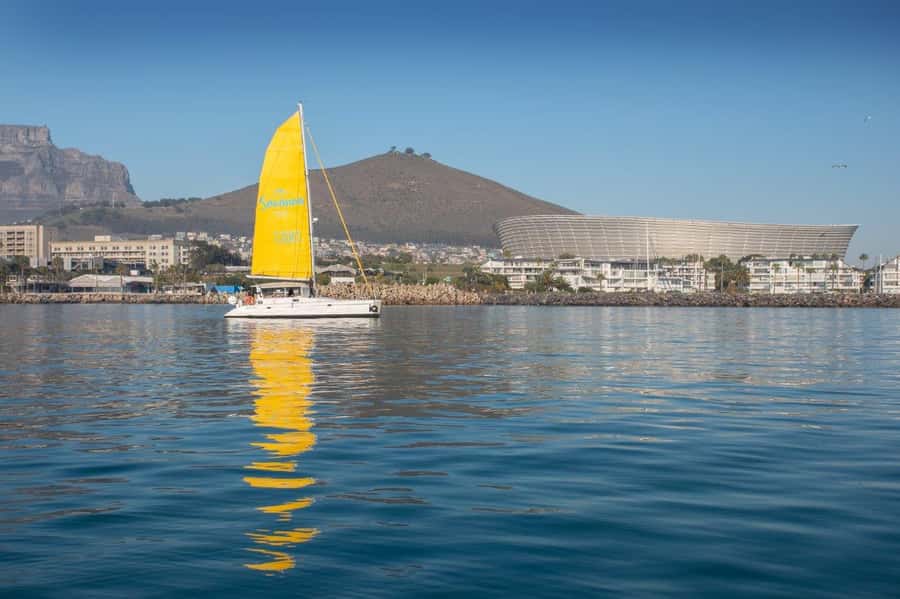 Cape Town: V&A Waterfront Gin Voyage Cruise - Comfort on the IQ Catamaran, From Trampolines to Blankets