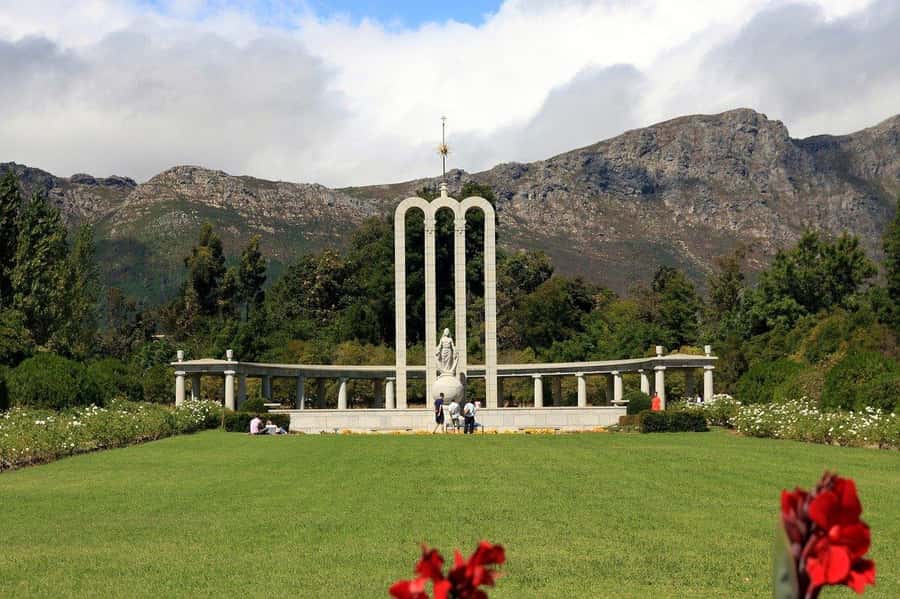 Cape Town: Wine Tram & Winelands Tour with Tastings & Pickup - The Tastings at Four Estates: How to Get More From Less Time