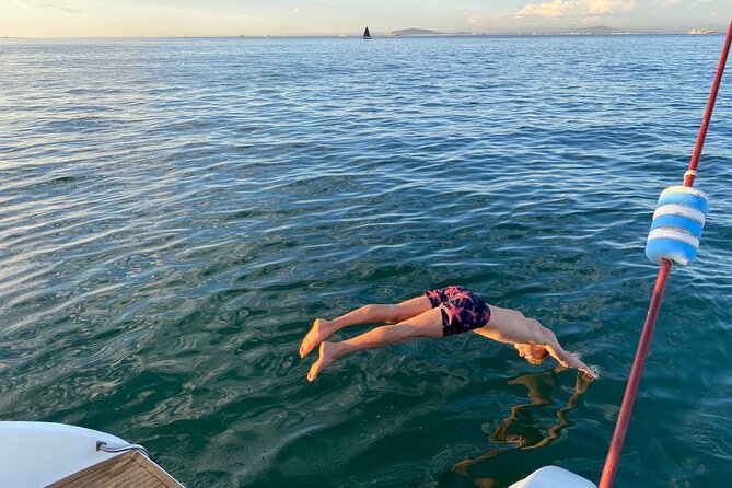 Catamaran Cruise in Cape Town - How to get the best Table Mountain photos without overthinking it