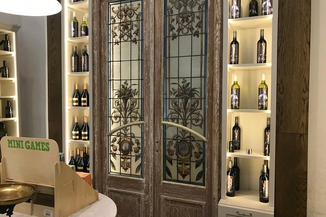 City Sightseeing Full Day Tour with Stellenbosch and Franschhoek Wineries - Lanzerac Wine Estate: Pinotage and a chocolate pairing moment