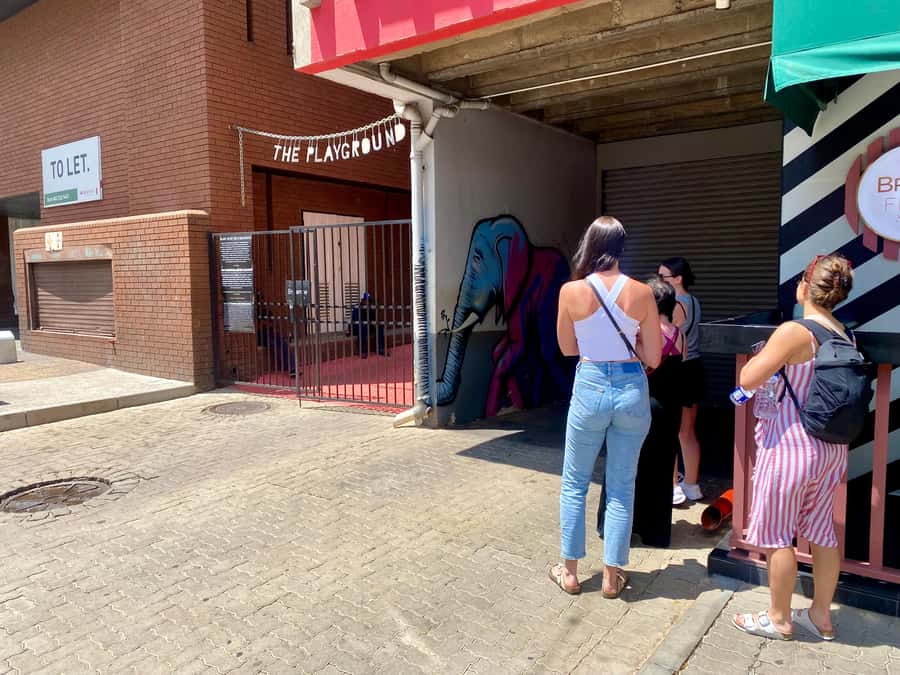 Colours of Johannesburg: A Graffiti & Street Art Tour - The graffiti store stop, and why it’s more than a souvenir pit