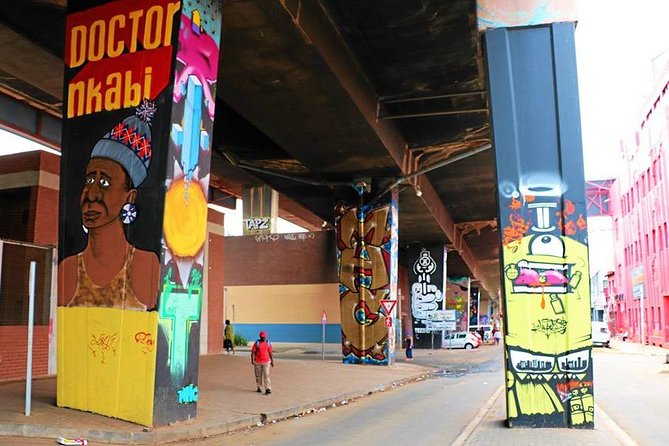 Contrast Tour Including Sandton, Alexandra, Johannesburg and Soweto - Soweto: beyond the label, toward everyday life