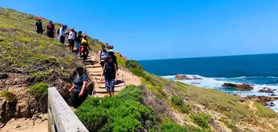Costal Hiking Sacramento Trail: Port Elizabeth - Sacramento Coastal Hike: A half-day that feels bigger