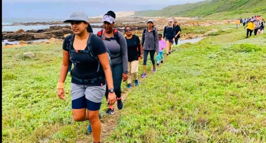Costal Hiking Sacramento Trail: Port Elizabeth - Following the Sacramento shipwreck story along the coast