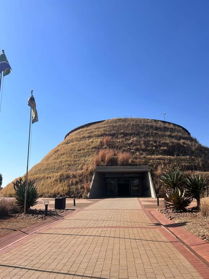 Cradle of Humankind and Lesedi Cultural Village - The transfer to Lesedi Cultural Village: how the clock shapes the vibe