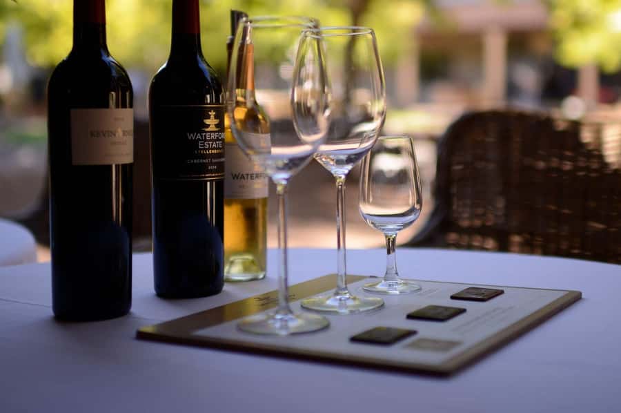 CUSTOMISED PRIVATE WINE TOUR WITH LUNCH - CAPE TOWN - Pickup and Getting Into the Winelands Comfortably