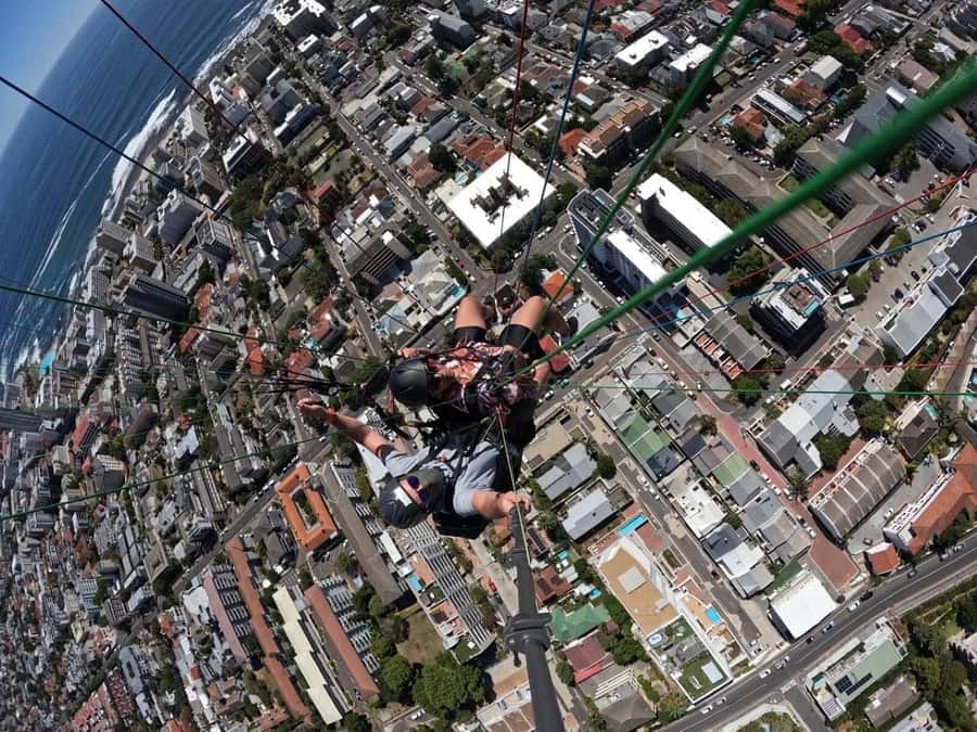Discover Cape Town Tandem Paragliding - Landing at Sea Point Promenade: the day stays organized