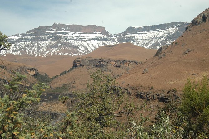 Drakensberg Giant's Castle Cave Art & Mandela Capture Site Tour from Durban - From Durban to Pietermaritzburg: the Gandhi statue warm-up