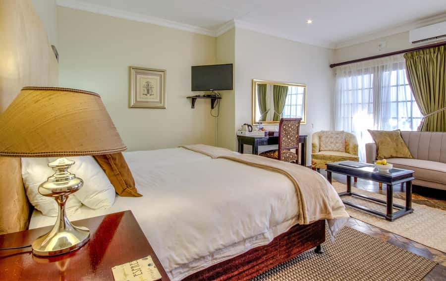 Durban:3 Day Hluhluwe-Imfolozi Park, St Lucia, iSimangaliso - Free evening in St Lucia: what you do with downtime matters