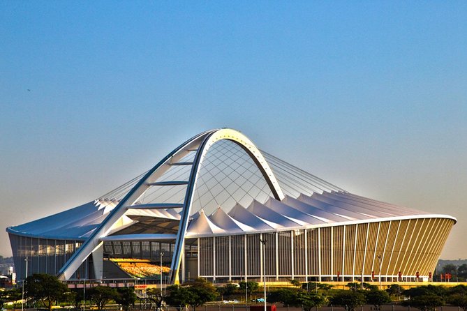 Durban: City Sightseeing and Walking Tour - Victoria Street, Zulu attire, and umothi street explanations
