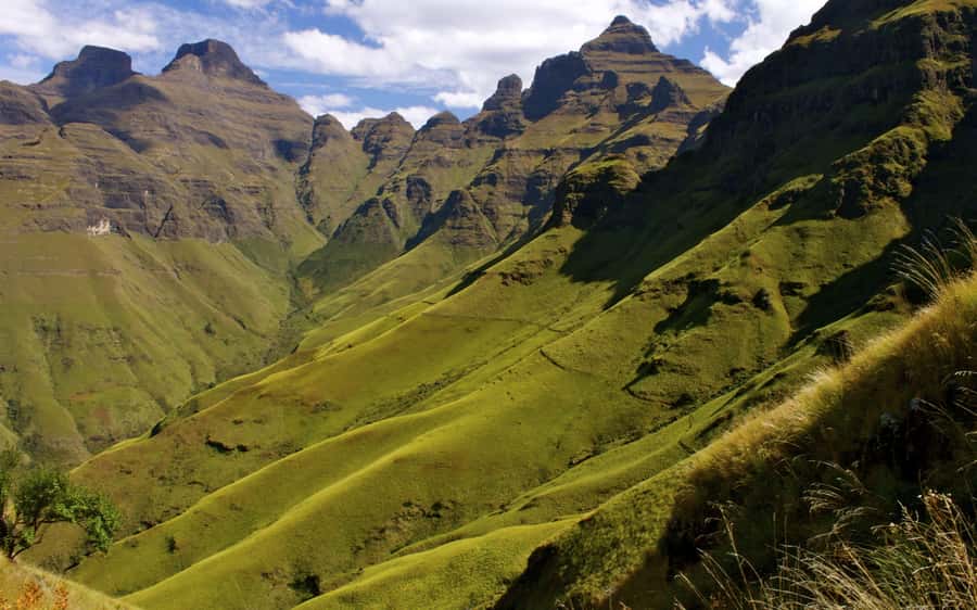 Durban: Drakensberg, Mandela Capture Site and Howick Falls - Drakensberg Mountains hike: views, route variety, and realism