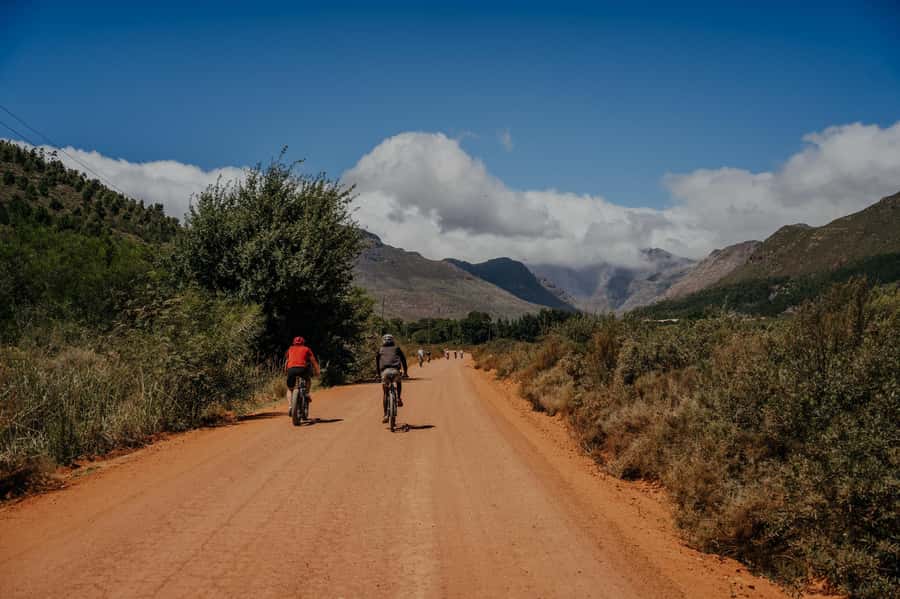 Franschhoek: E-Bike Guided Winery Tour - Break and Photo Stop: When the Tour Slows Down on Purpose